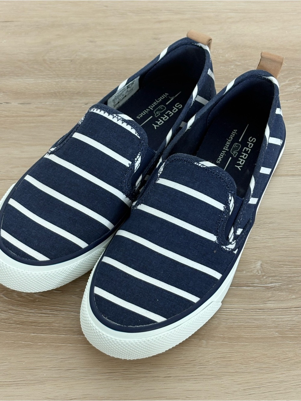 Sperry women’s striped slip on sneaker (New) size 6.5
